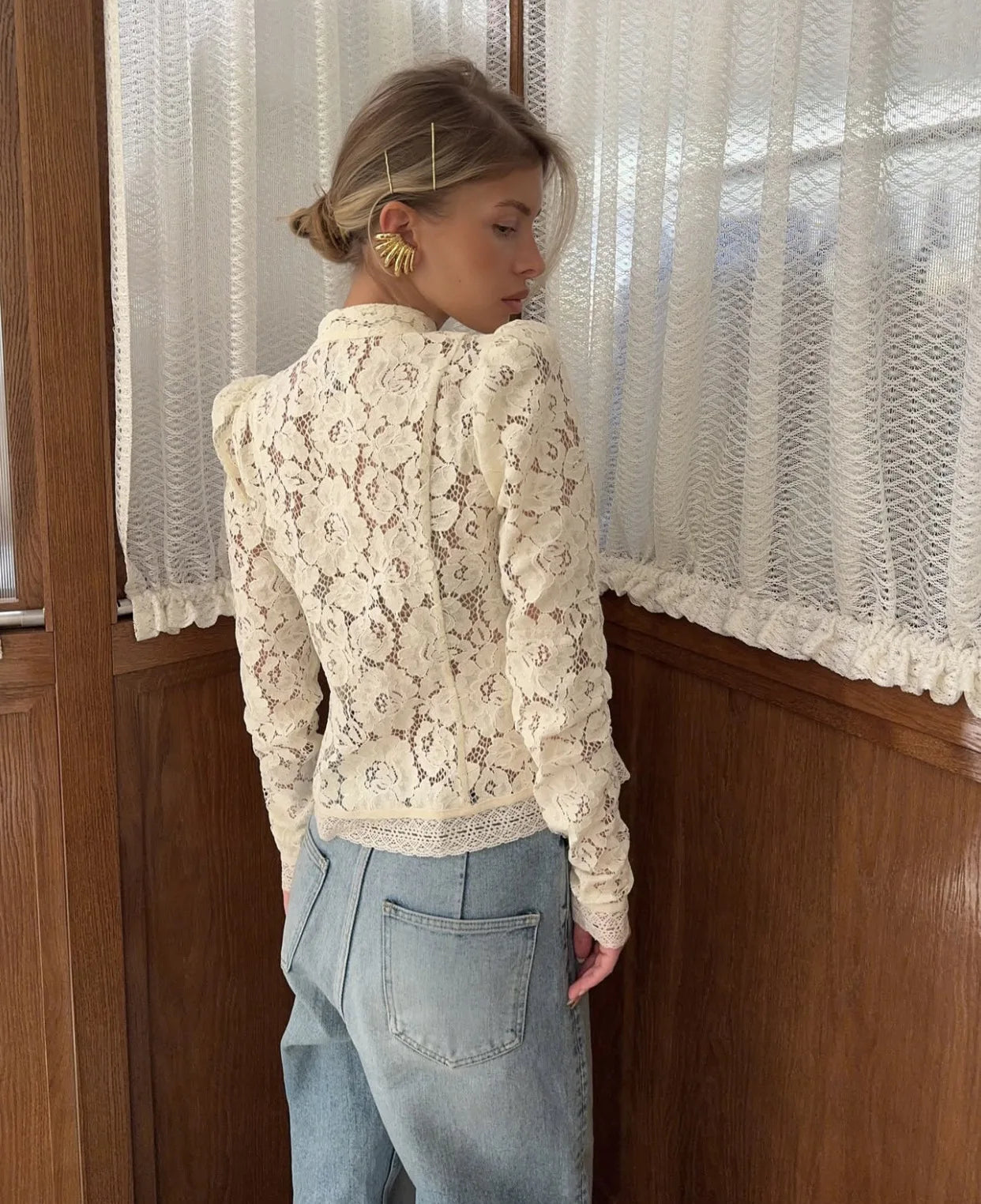 FONTAINE LACE BLOUSE